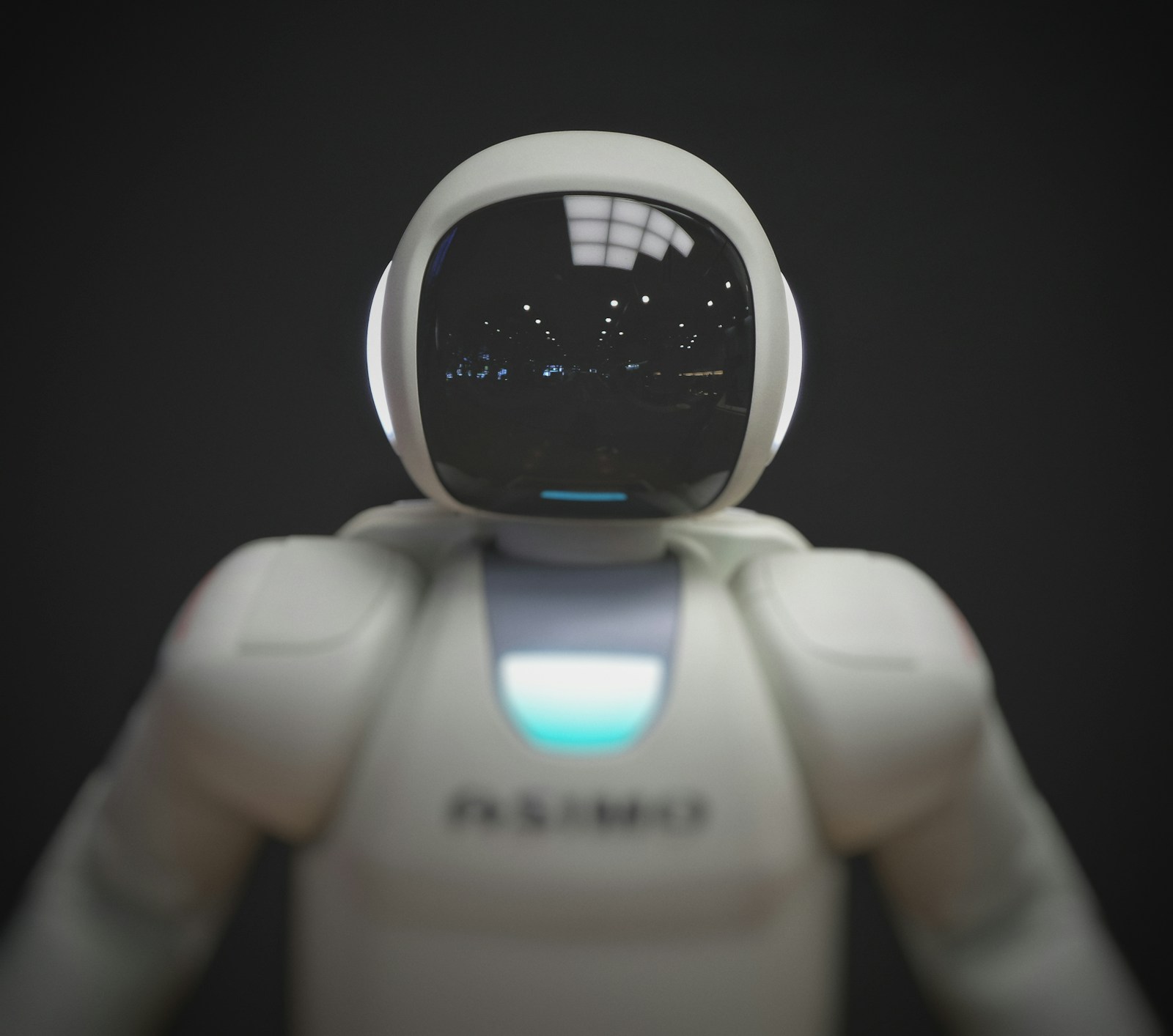Service robot deployment coaching session in a clinical corridor